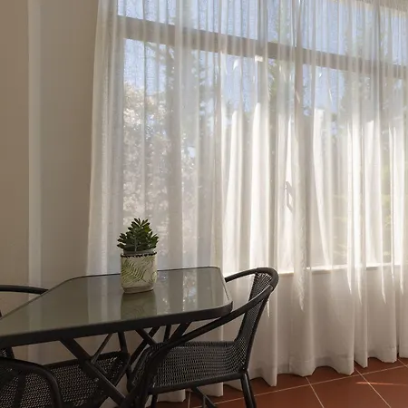 לינה וארוחת בוקר Manta Guest -