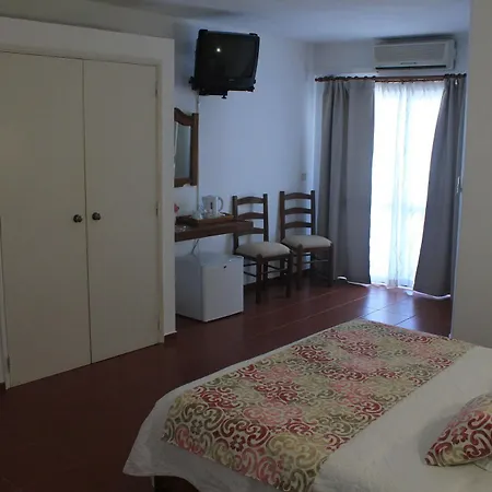 Manta Guest Bed and Breakfast 3*